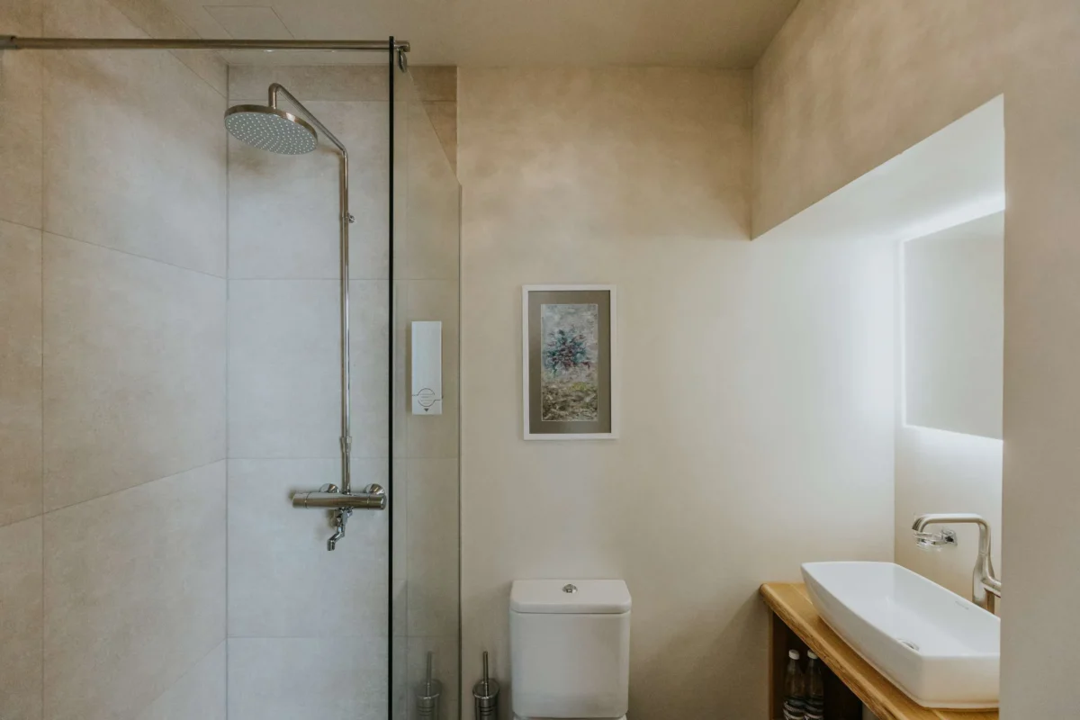 OHH tuba Eesti majutus Haapsalus pesuruum ja dušš