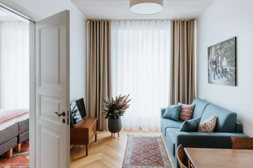 OHH tuba Gruusia majutus Haapsalus elutuba ja aken