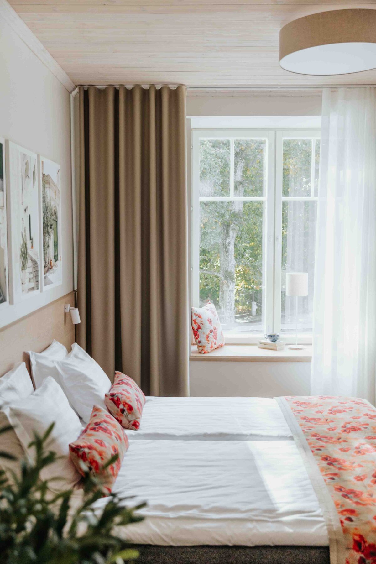 OHH tuba Itaalia majutus Haapsalus voodi ja aken