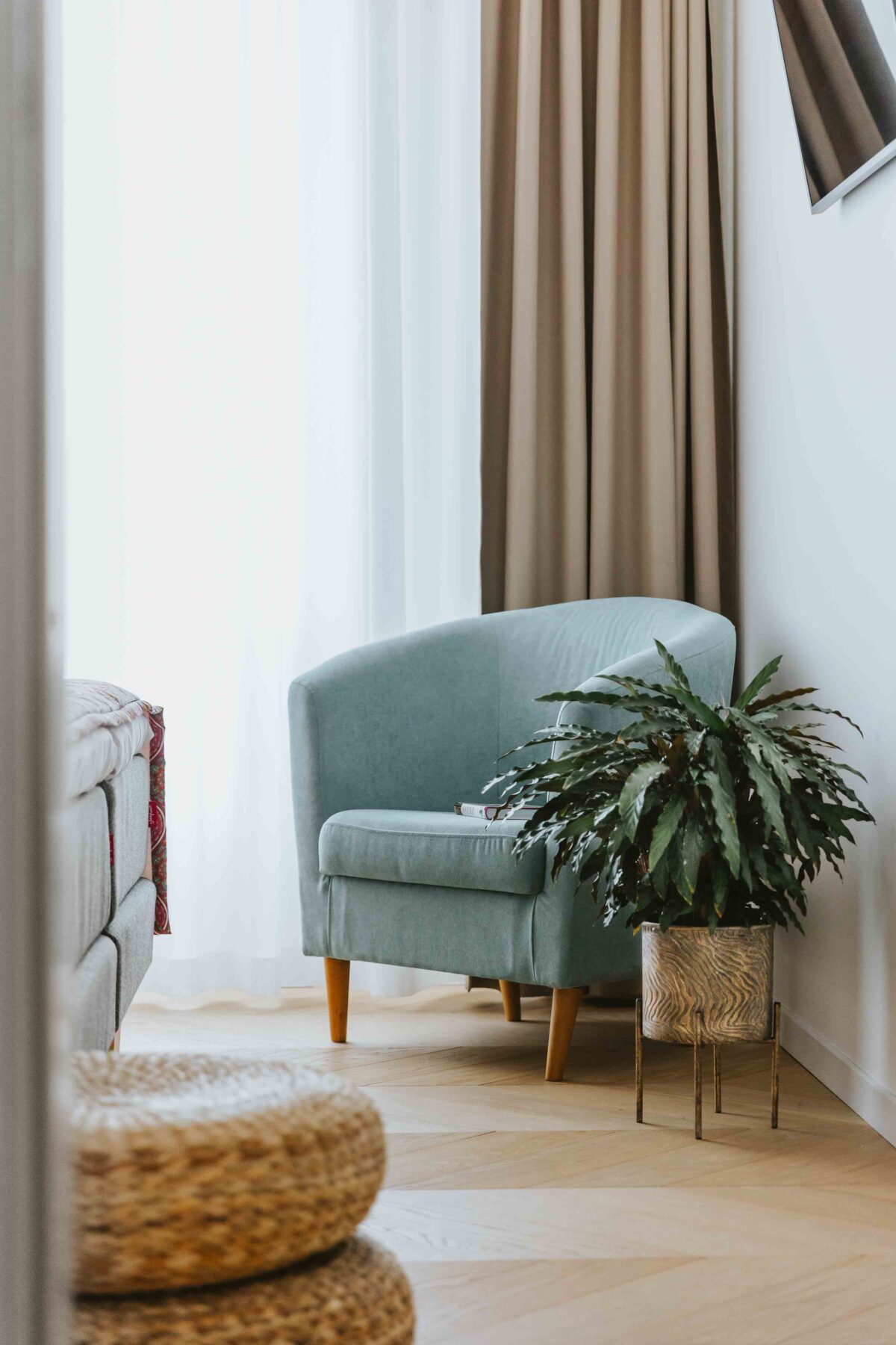 OHH tuba Maroko majutus Haapsalus tugitool ja aken