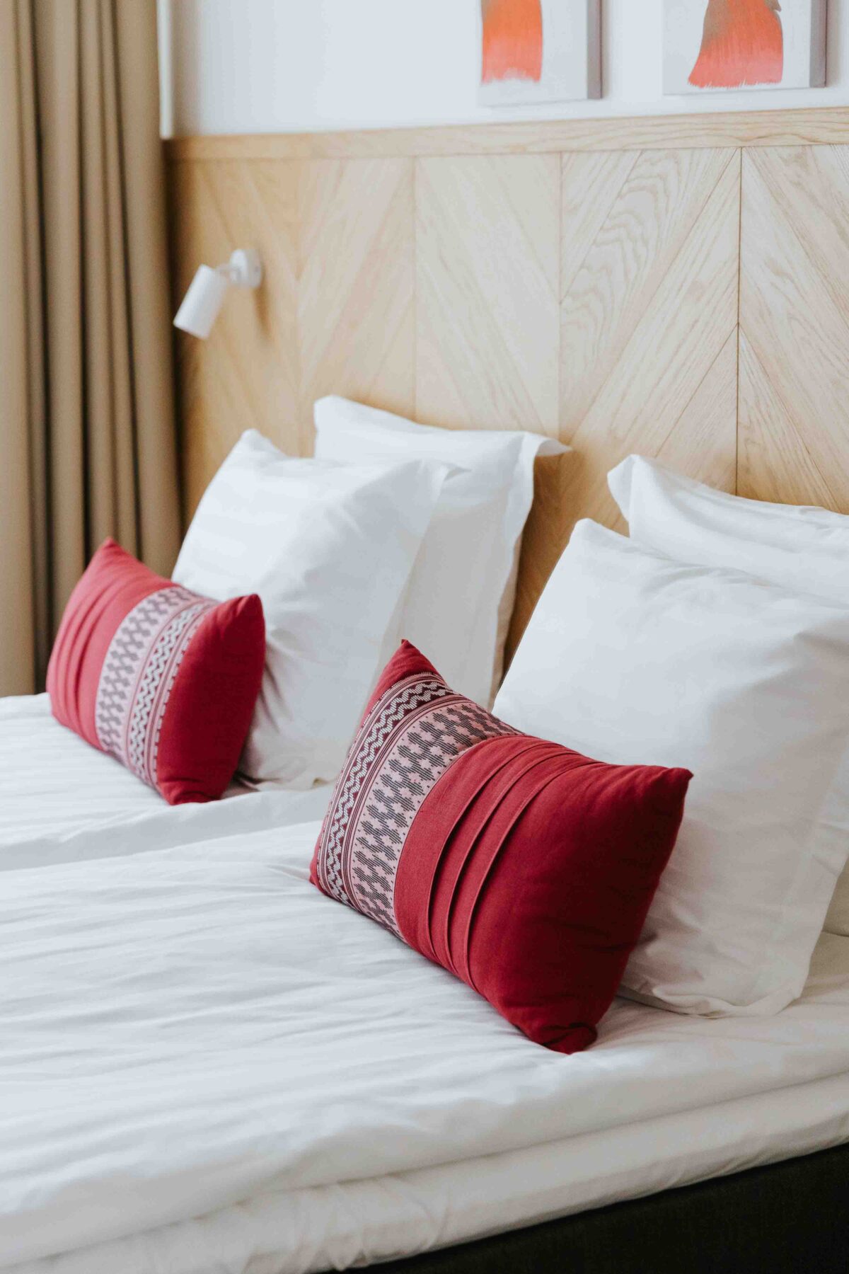 OHH tuba Myanmar majutsu Haapsalus voodi