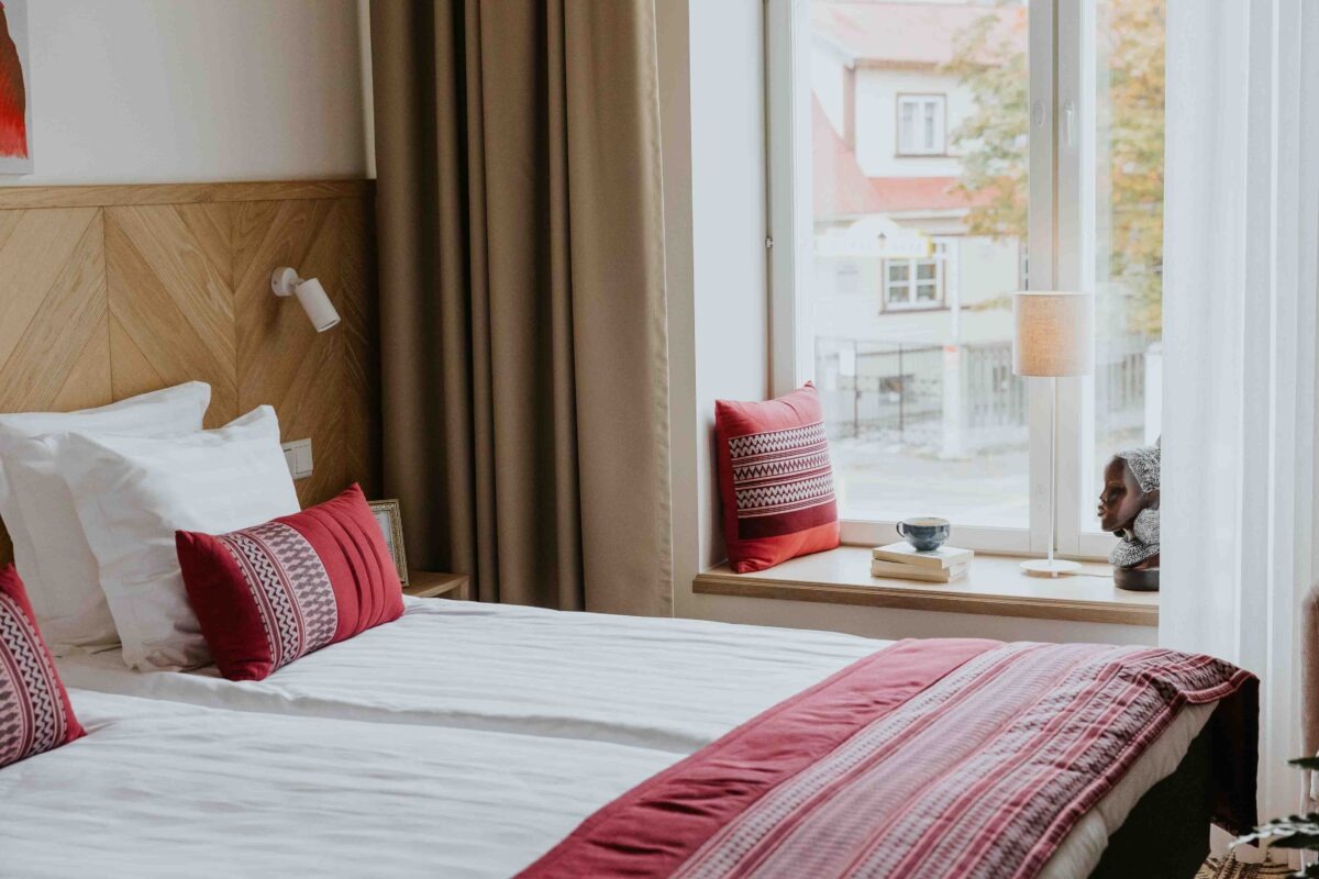 OHH tuba Myanmar majutsu Haapsalus voodi ja aken